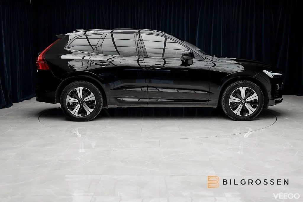 Volvo XC60 Recharge T6 AWD Plus Dark Panorama Drag 257kW