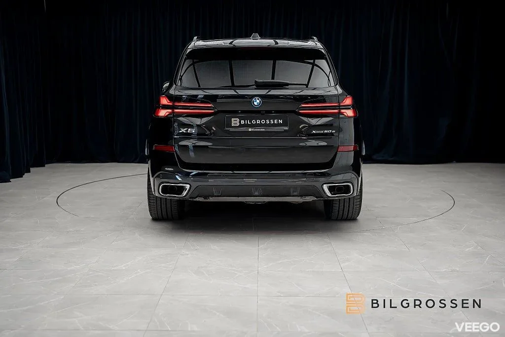 BMW X5 xDrive50e M Sport B&W Panorama HUD Luftfjädring 360kW