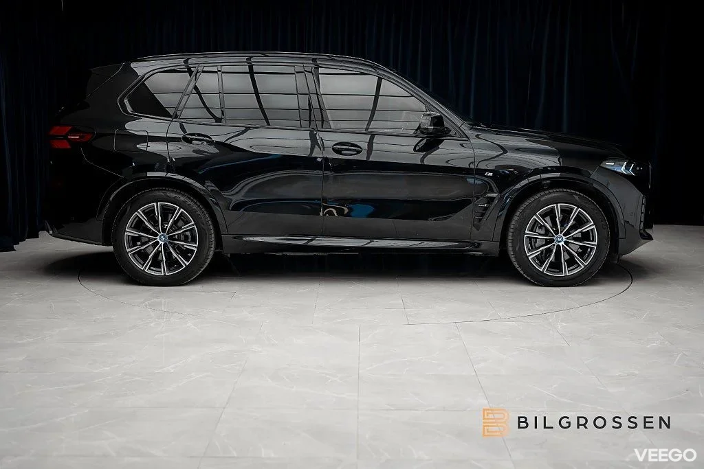 BMW X5 xDrive50e M Sport B&W Panorama HUD Luftfjädring 360kW