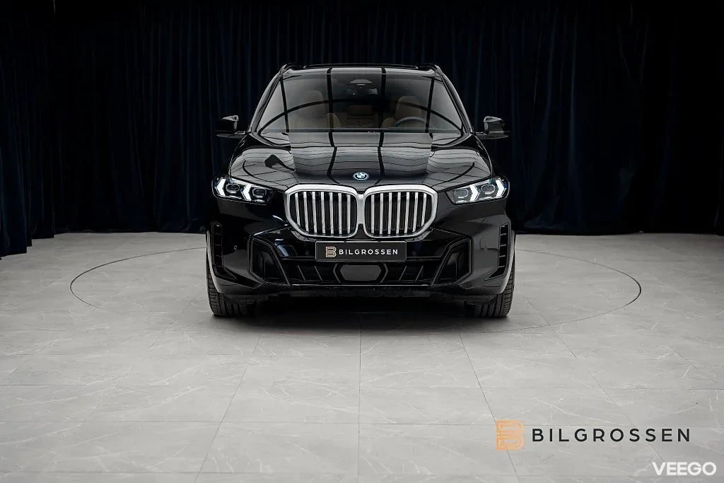 BMW X5 xDrive50e M Sport B&W Panorama HUD Luftfjädring 360kW