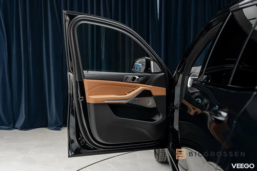 BMW X5 xDrive50e M Sport B&W Panorama HUD Luftfjädring 360kW