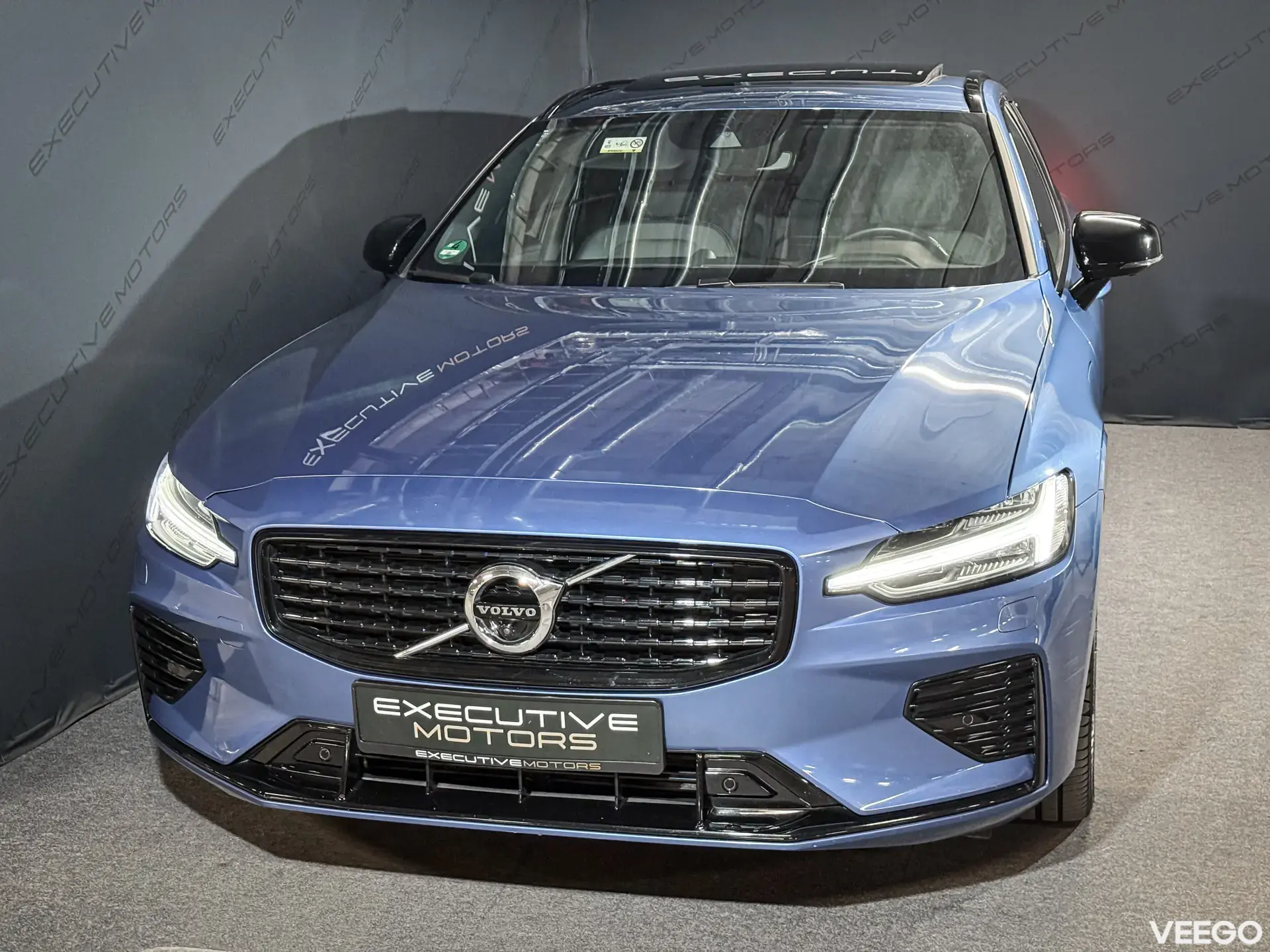 Volvo V60 T6 AWD R-Design PLUG-IN H 2.0 186kW