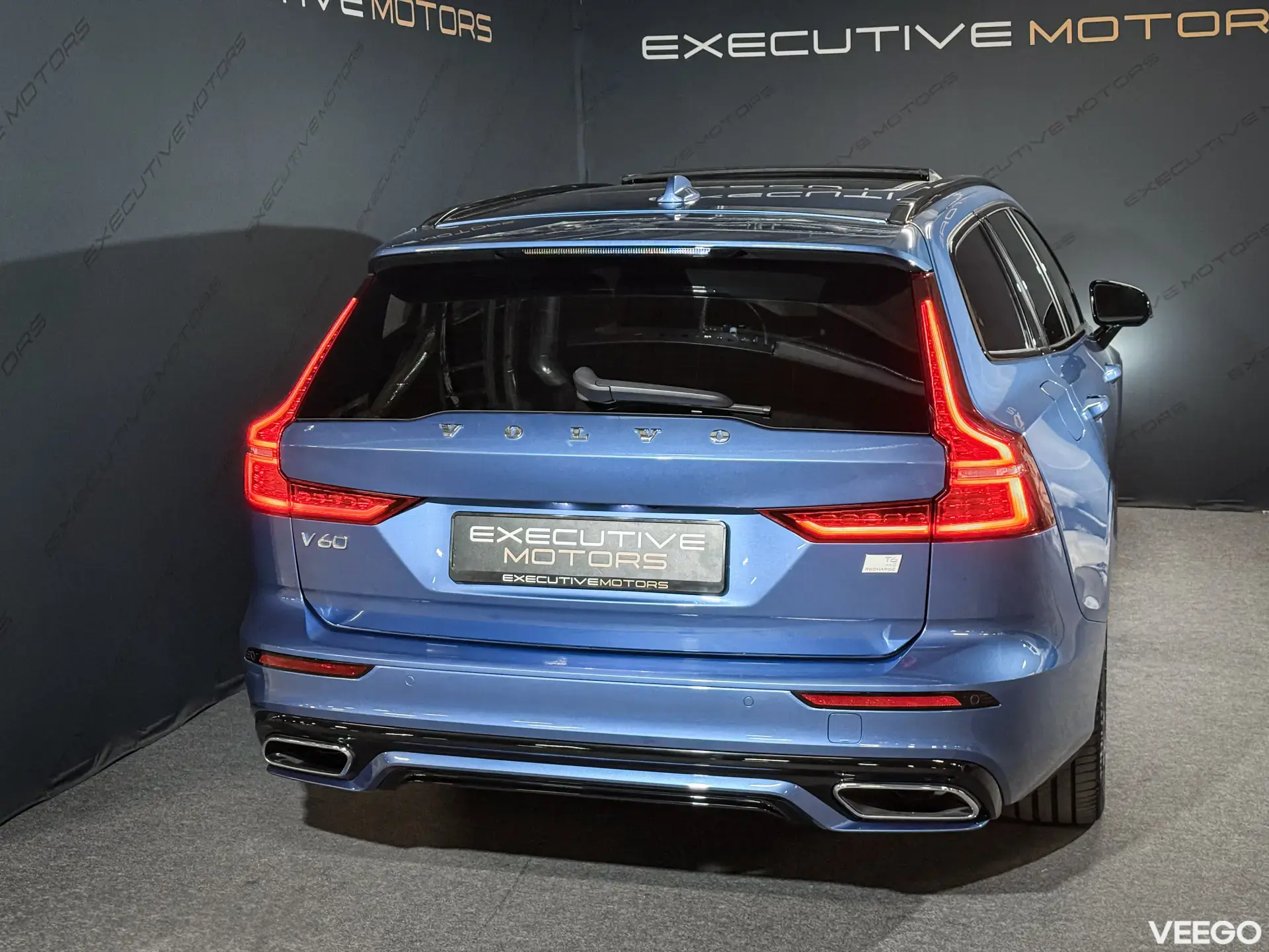 Volvo V60 T6 AWD R-Design PLUG-IN H 2.0 186kW