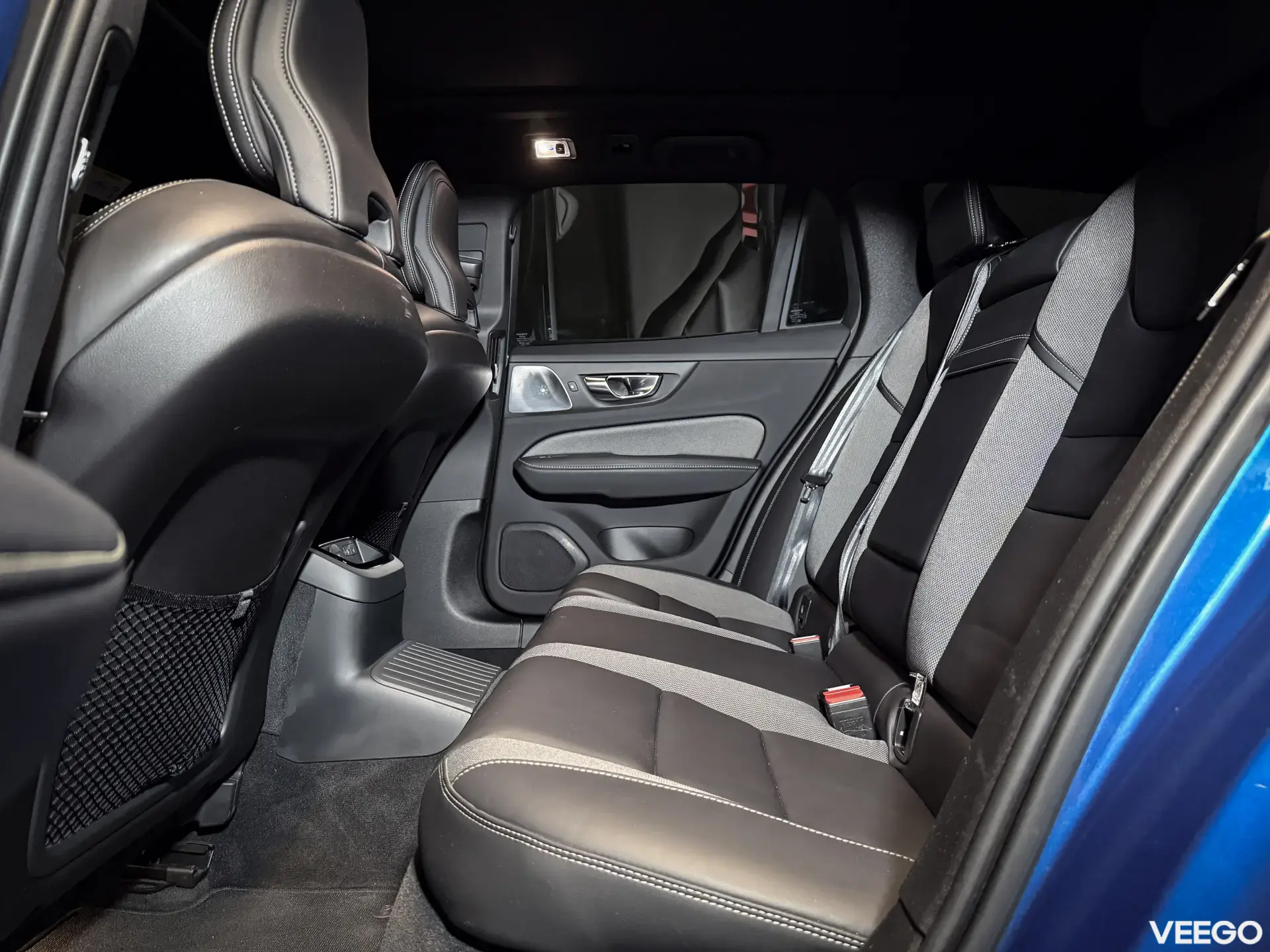 Volvo V60 T6 AWD R-Design PLUG-IN H 2.0 186kW