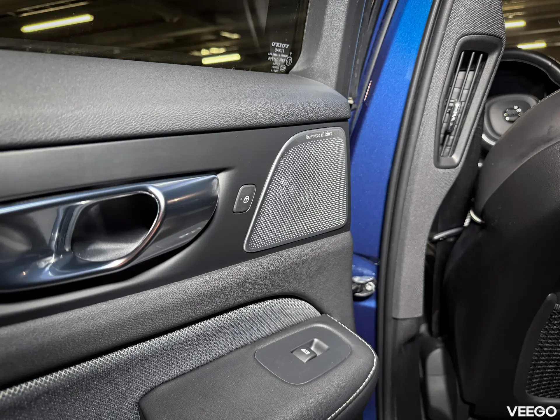 Volvo V60 T6 AWD R-Design PLUG-IN H 2.0 186kW