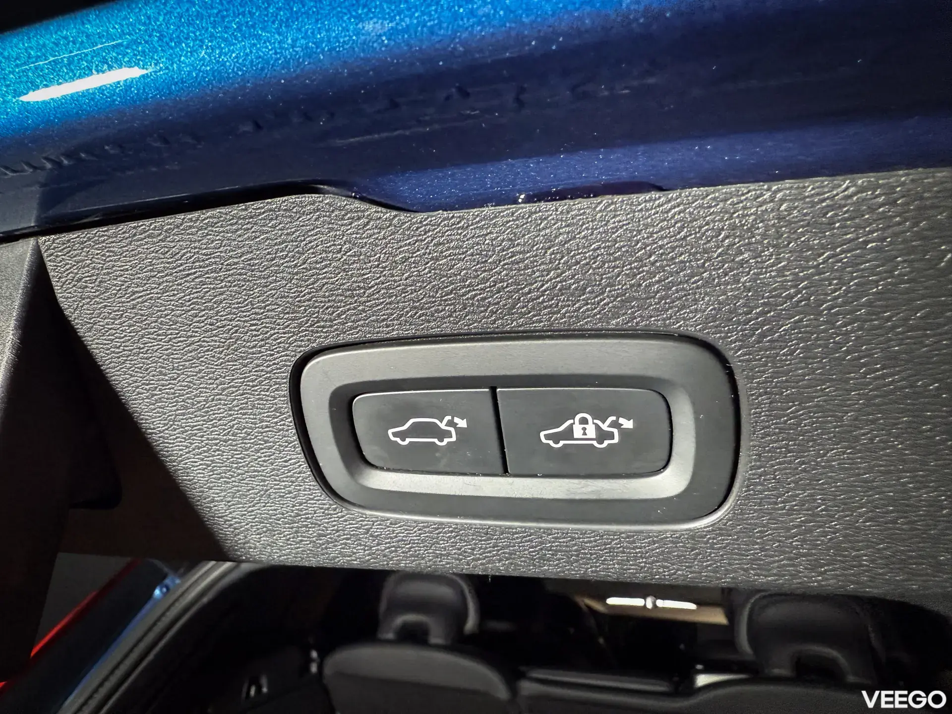 Volvo V60 T6 AWD R-Design PLUG-IN H 2.0 186kW