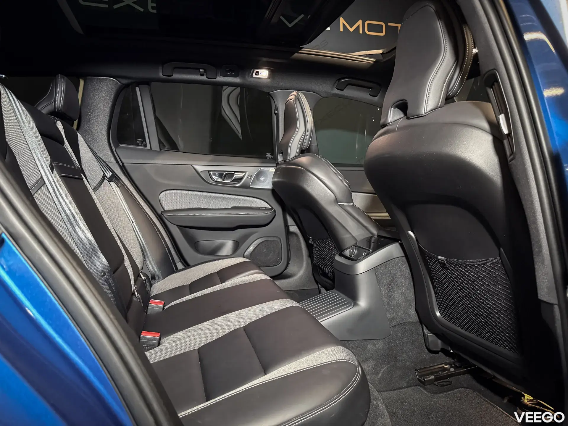 Volvo V60 T6 AWD R-Design PLUG-IN H 2.0 186kW