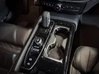 Volvo V60 T6 AWD R-Design PLUG-IN H 2.0 186kW thumbnail