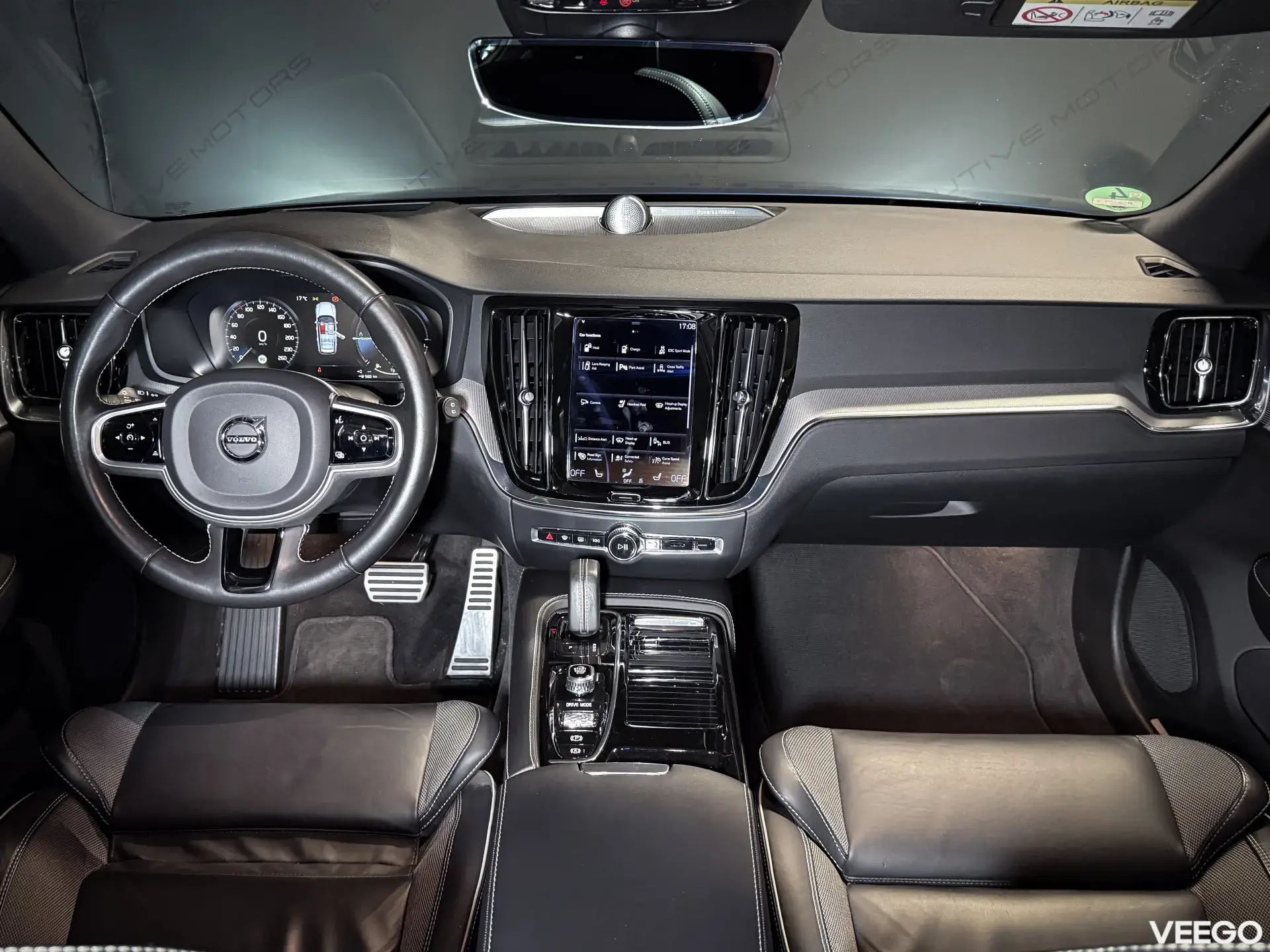 Volvo V60 T6 AWD R-Design PLUG-IN H 2.0 186kW